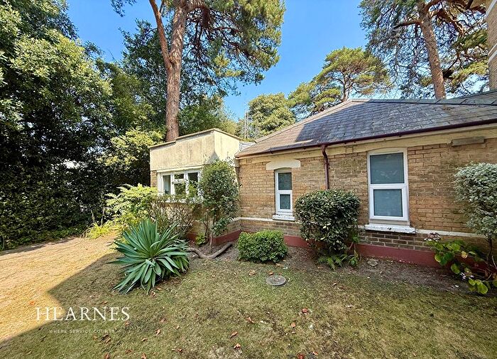 2 Bedroom Maisonette For Sale In Christchurch Road, Bournemouth, BH1