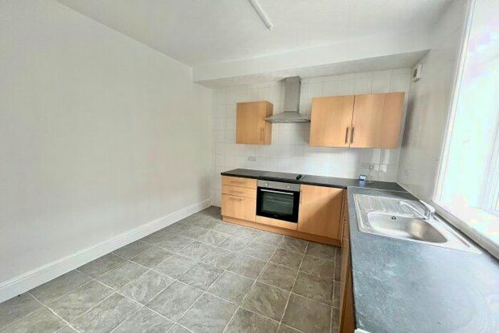 4 Bedroom Property To Rent In Union Street South, Halifax, HX1