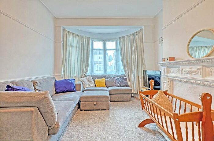 3 Bedroom Terraced House For Sale In Hamstel Road, Southend-on-Sea, Essex, SS2