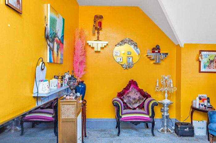 1 Bedroom Flat For Sale In Compton Street, Eastbourne, BN21