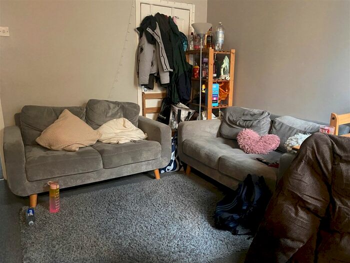 4 Bedroom Terraced House To Rent In Beehive Road, Sheffield, S10