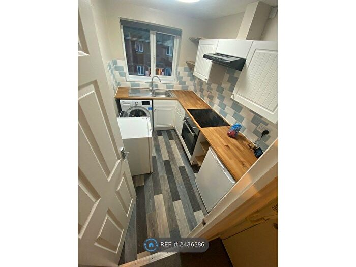 1 Bedroom Flat To Rent In Whitehall Close, Colchester, CO2