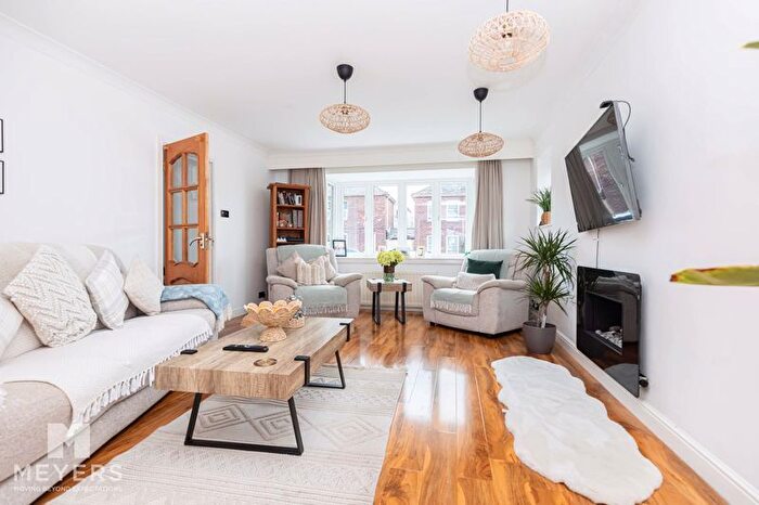 3 Bedroom Detached House For Sale In Queens Road, Stanpit, Christchurch, BH23