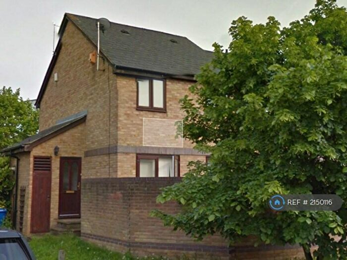 1 Bedroom Semi-Detached House To Rent In Hull Close, London, SE16