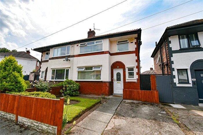 3 Bedroom Semi-Detached House For Sale In Western Avenue, Bromborough, Wirral, CH62