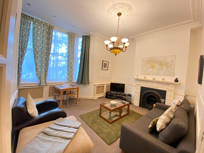 1 Bedroom Flat To Rent In - Hyde Park Place, London, W2