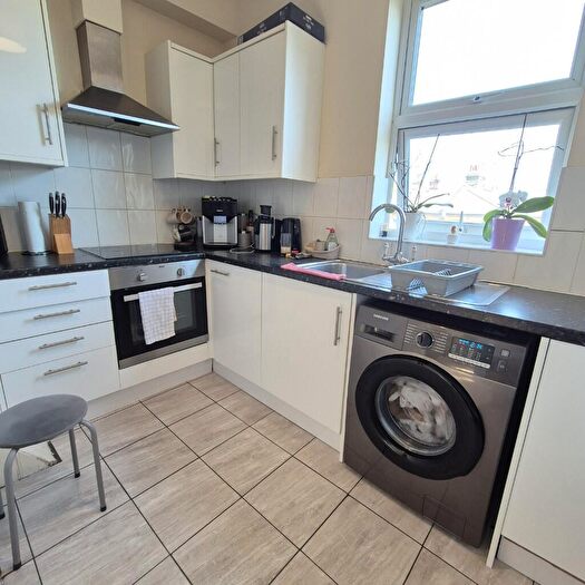 3 Bedroom Maisonette To Rent In Maryland Road, London, N22