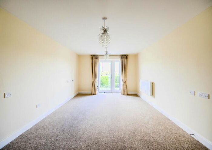 1 Bedroom Apartment For Sale In Springfield Close, Stratford-Upon-Avon, CV37