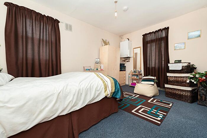 2 Bedroom Flat For Sale In Mount Pleasant Road, First Floor Flat, London, N17