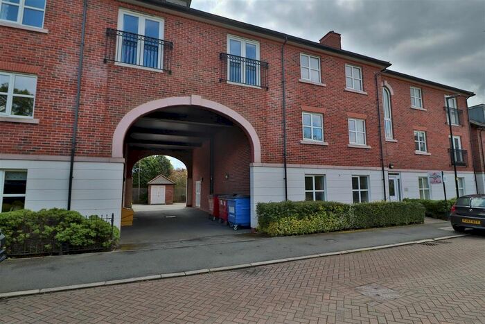 2 Bedroom Flat To Rent In White Clover Square, Lymm, WA13