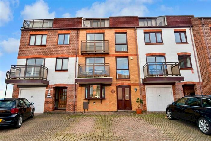 3 Bedroom Town House For Sale In Horse Sands Close, Southsea, Hampshire PO4