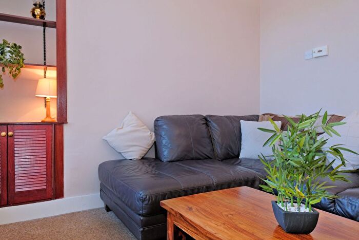 1 Bedroom Flat To Rent In Willowbank Road, Nd Floor Left, Aberdeen, AB11