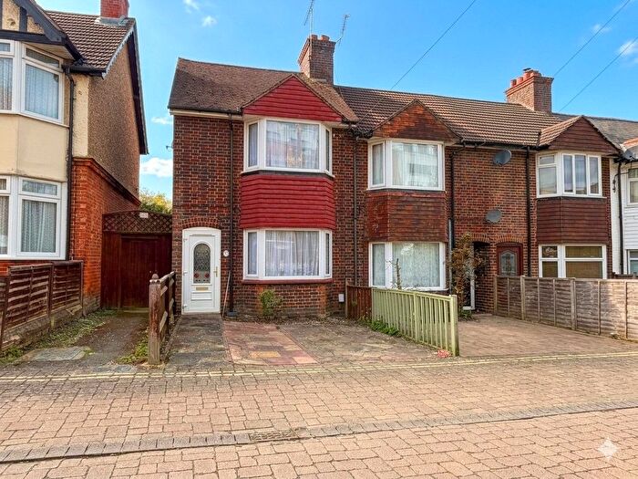 3 Bedroom End Terrace House For Sale In Southern Road, Camberley, Surrey, GU15