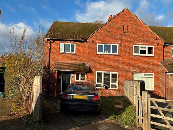 3 Bedroom Semi-Detached House To Rent In Dianthus Close, Chertsey, Surrey, KT16