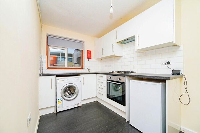 3 Bedroom End Of Terrace House For Sale In Chantry Lane, London Colney, St. Albans, AL2