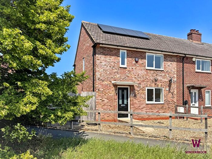 2 Bedroom Semi-Detached House To Rent In Clapcot Way, Wallingford, OX10
