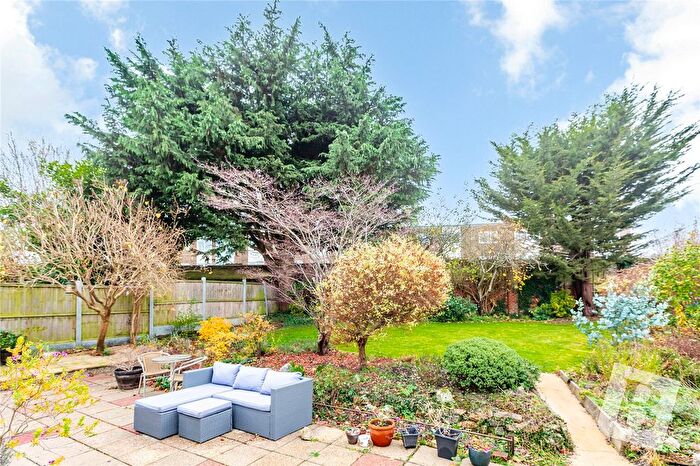 3 Bedroom Detached Bungalow For Sale In Allenby Drive, Hornchurch, RM11