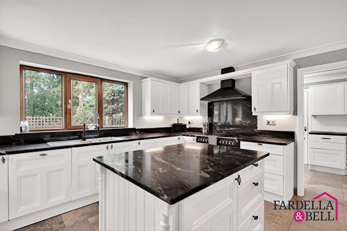 5 Bedroom Detached House For Sale In Lockyer Avenue, Burnley, BB12