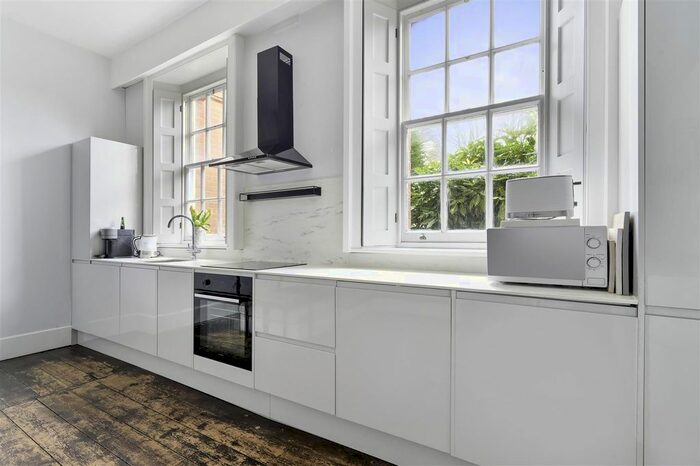 Studio To Rent In Grange Court, Grange Drive, Merstham, RH1