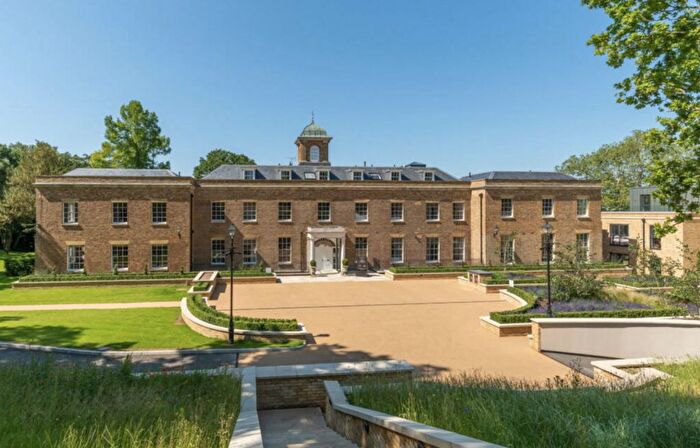 2 Bedroom Flat For Sale In The Drive, Ickenham, UB10