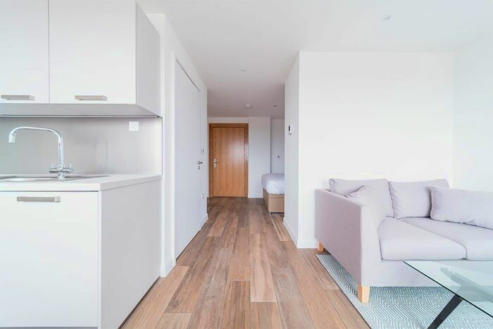 Studio To Rent In Queen Street, Maidenhead, SL6