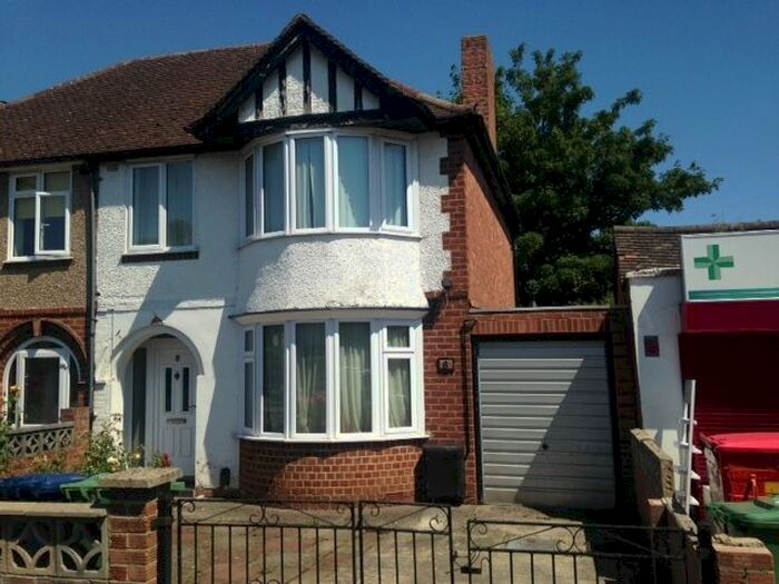 3 Bedroom Semi-Detached House To Rent In Courtland Road, Oxford, OX4