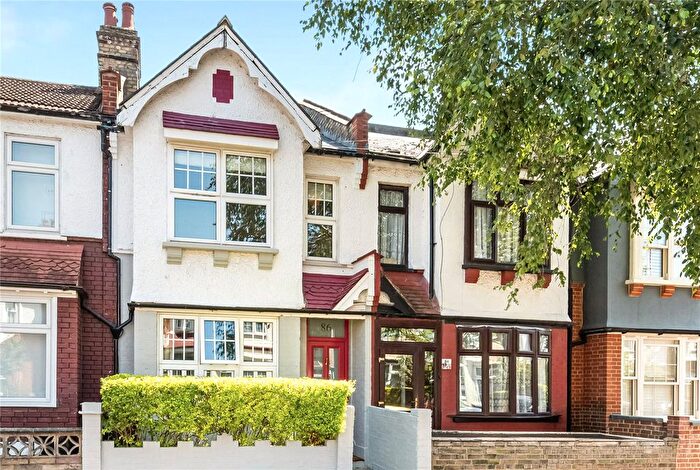 5 Bedroom Terraced House For Sale In Aveling Park Road, Walthamstow, London, E17