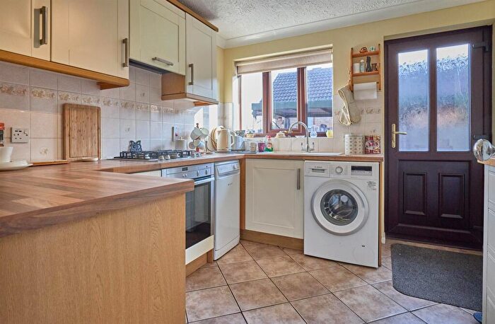 2 Bedroom Detached Bungalow To Rent In Coldstream Close, Hinckley, LE10
