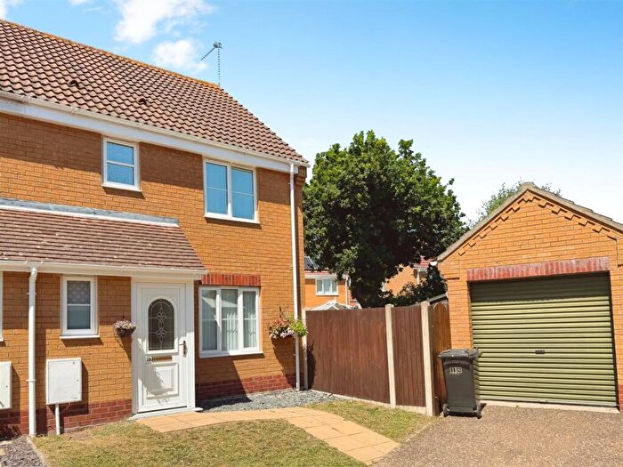 3 Bedroom Semi Detached House For Sale In Johnson Way, Parkhill, Lowestoft, Suffolk, NR32
