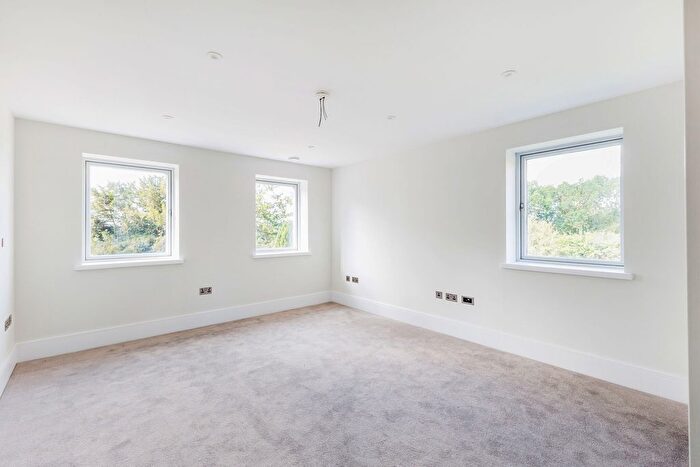 5 Bedroom Detached House For Sale In Wood Norton, Fladbury, WR11