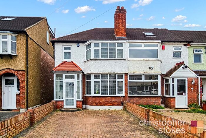 3 Bedroom End Of Terrace House For Sale In Tynemouth Drive, Enfield, Greater London, EN1