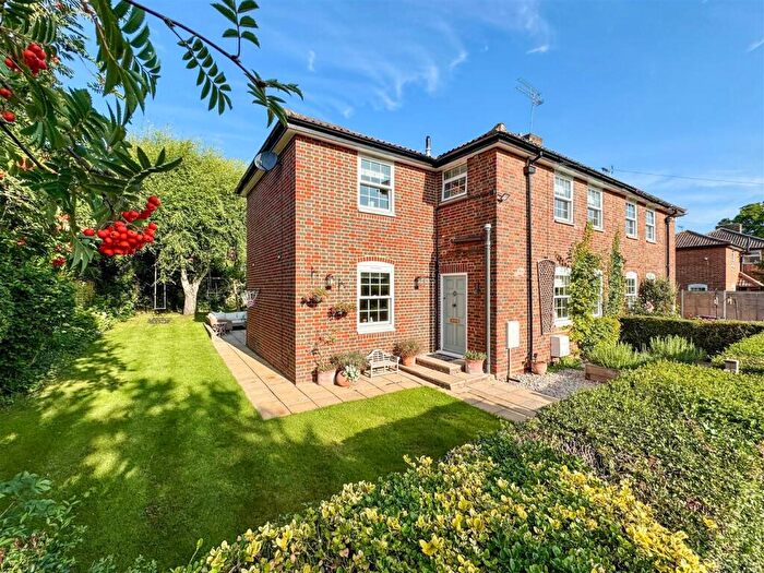 3 Bedroom Semi-Detached House For Sale In Oudle Lane, Much Hadham, SG10