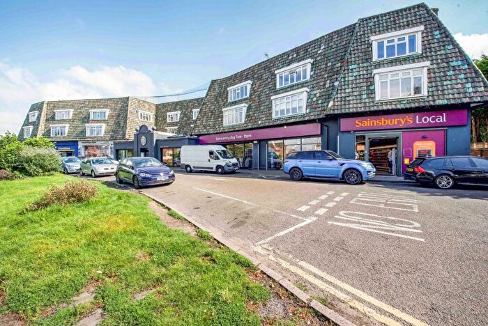 3 Bedroom Apartment To Rent In Temple Market, Queens Road, Weybridge, KT13