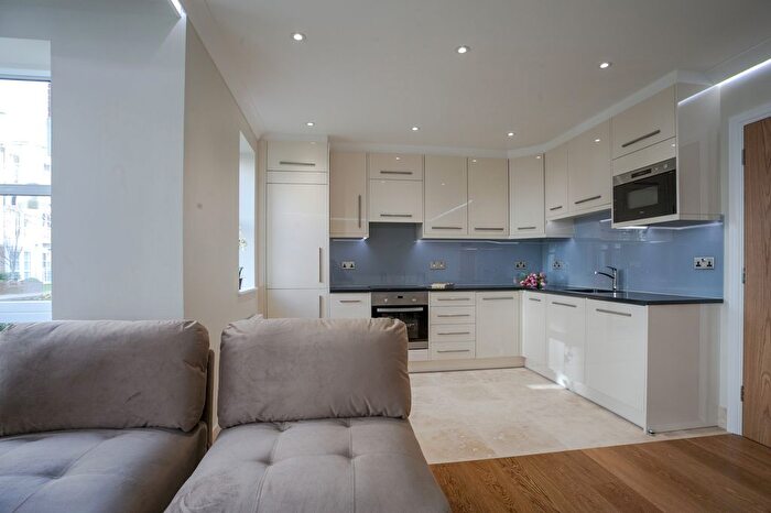 3 Bedroom Flat To Rent In Manbre Road, London, W6