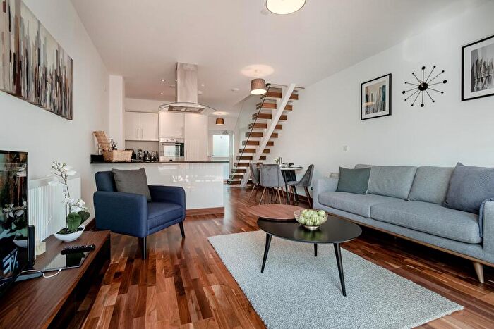 2 Bedroom Apartment To Rent In Flamsteed Close, Cambridge, CB1