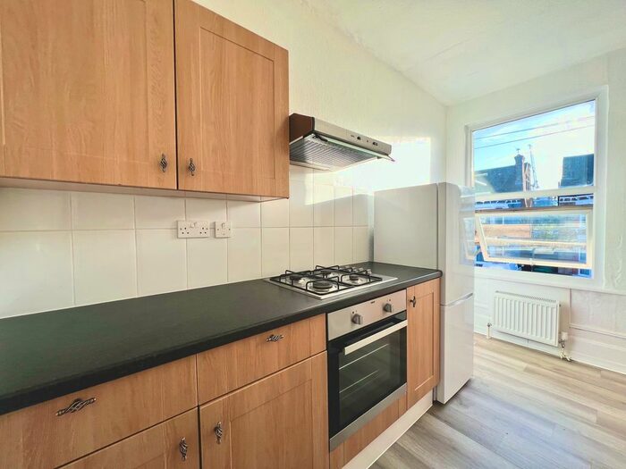1 Bedroom Flat To Rent In Lodge Road, Croydon, CR0