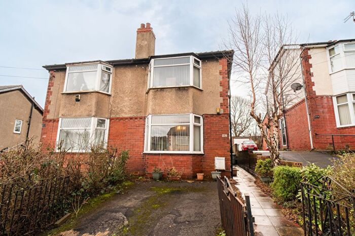 3 Bedroom Semi-detached House To Rent In Alder Street, Huddersfield, HD2