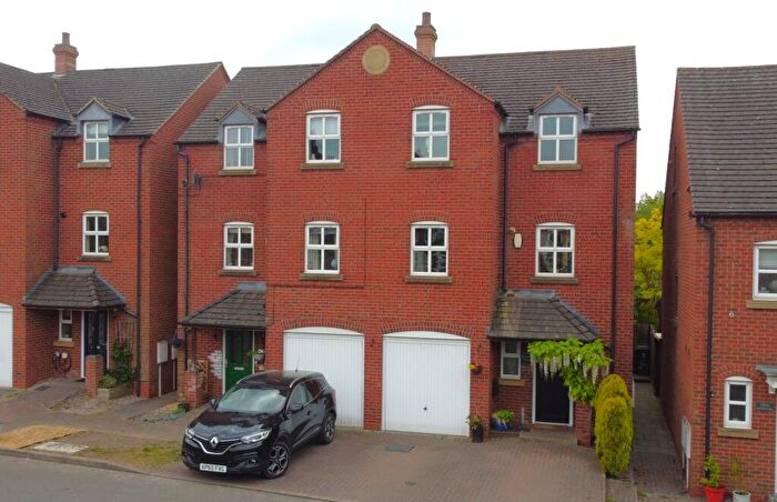 4 Bedroom Semi Detached House For Sale In Brooks Close, Donisthorpe, DE12