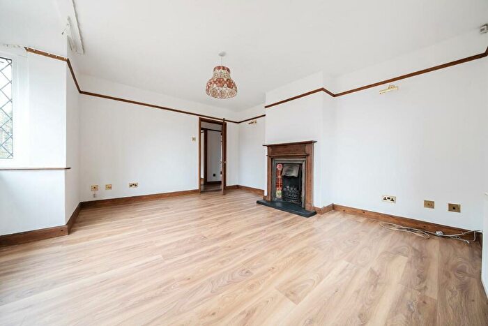 2 Bedroom Detached Bungalow For Sale In Church Street, Teston, Maidstone, ME18