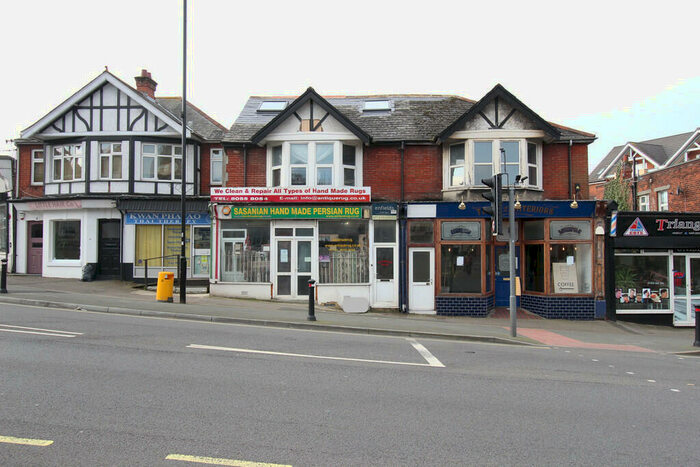 2 Bedroom Apartment For Sale In The Triangle, Cobden Avenue, Bitterne, SO18