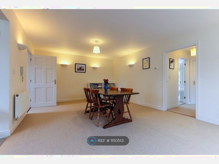 2 Bedroom Flat To Rent In London Road, Stapleford, Cambridge, CB22