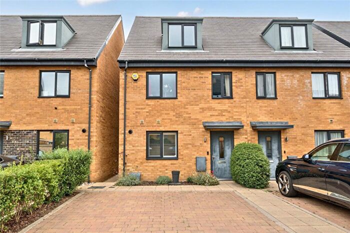 4 Bedroom Semi-Detached House For Sale In Tala Close, Surbiton, KT6