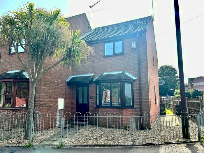 2 Bedroom End Of Terrace House To Rent In Commodore Road, Oulton Broad, NR32