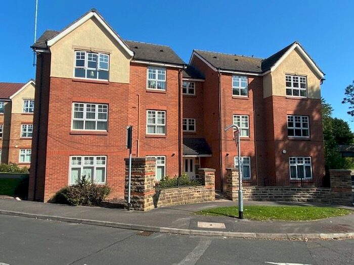2 Bedroom Flat To Rent In Tavistock Park, Leeds, LS12