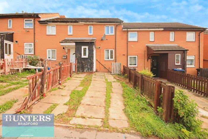 2 Bedroom Terraced House For Sale In Girlington Road, Girlington, Bradford, West Yorkshire, BD8