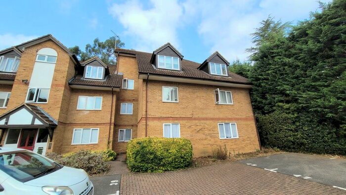 1 Bedroom Flat To Rent In Rochester Drive, Garston, Watford, WD25