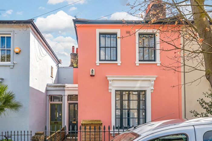 4 Bedroom Detached House To Rent In Southwell Road, London, SE5