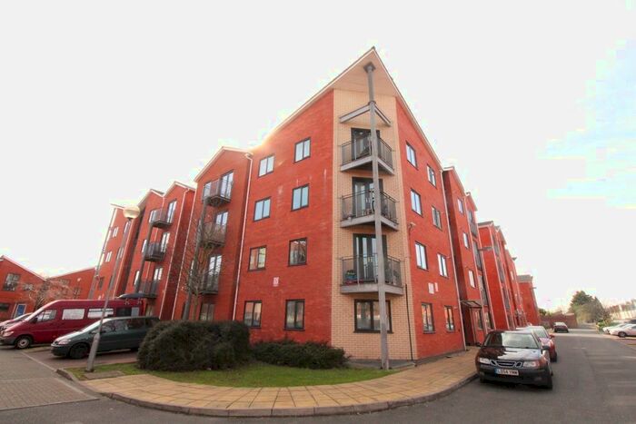 2 Bedroom Flat To Rent In Slade Way, Mitchem, CR4