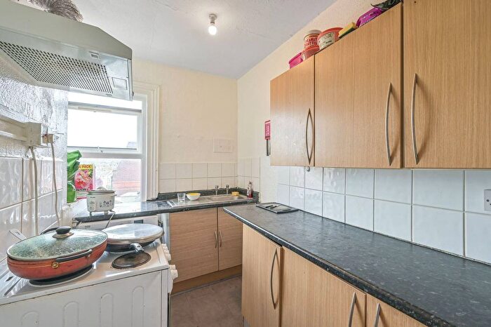 1 Bedroom Flat To Rent In Kilburn High Road, Kilburn, London, NW6