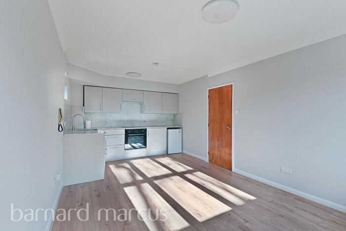 1 Bedroom Apartment To Rent In Cedar Road, Sutton, SM2